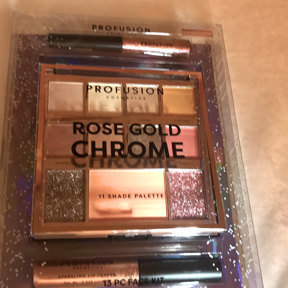 13 Pc Face Kit - Picture 5 of 6